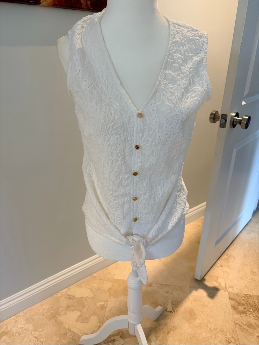 Michael Kors - White Sleeveless Tie-Front Lace Vest Top